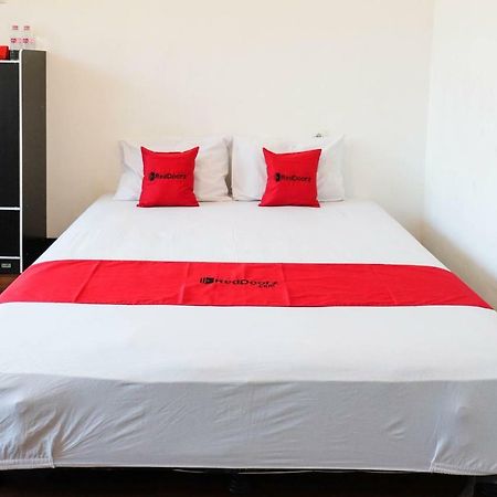 Reddoorz Near Ahmad Yani Airport 3 Hotel Semarang Eksteriør billede