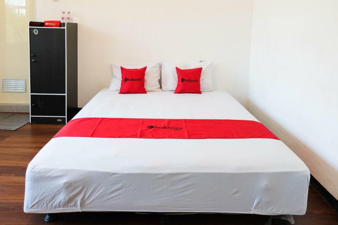 Reddoorz Near Ahmad Yani Airport 3 Hotel Semarang Eksteriør billede