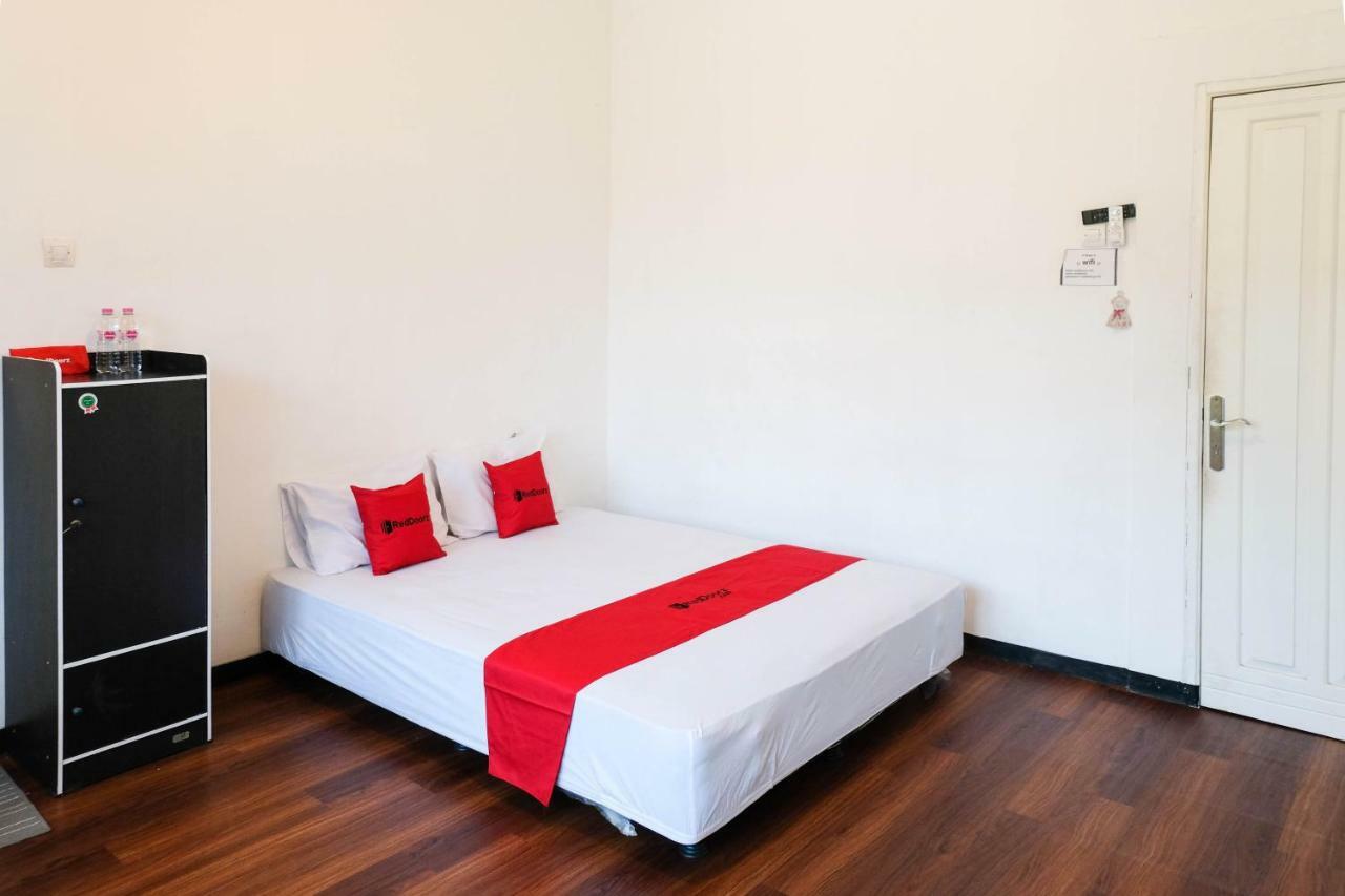 Reddoorz Near Ahmad Yani Airport 3 Hotel Semarang Eksteriør billede
