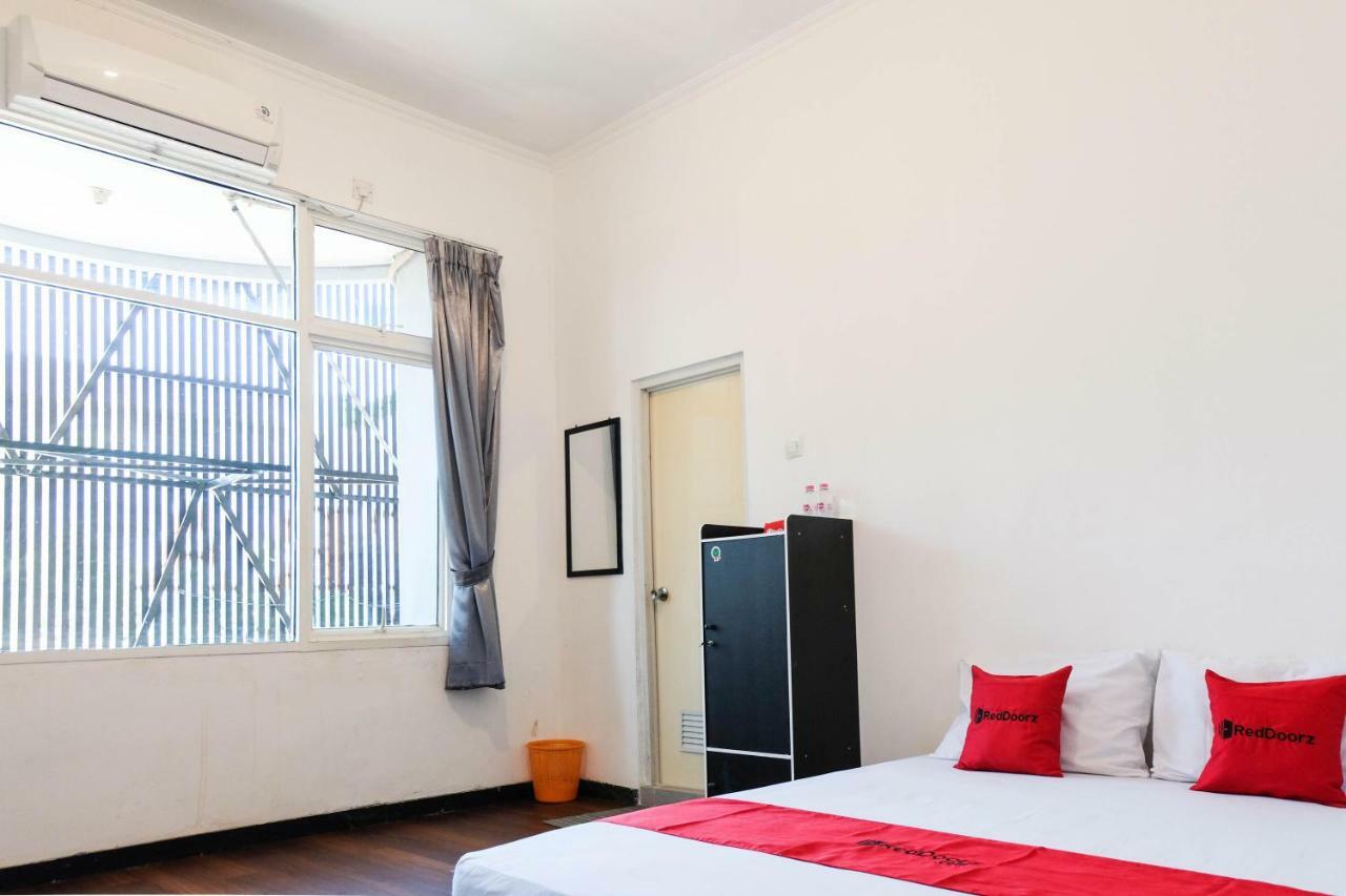 Reddoorz Near Ahmad Yani Airport 3 Hotel Semarang Eksteriør billede