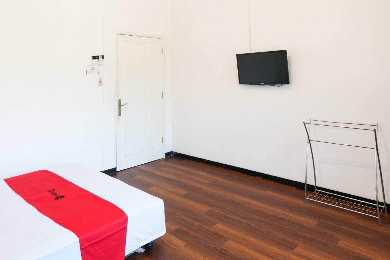 Reddoorz Near Ahmad Yani Airport 3 Hotel Semarang Eksteriør billede