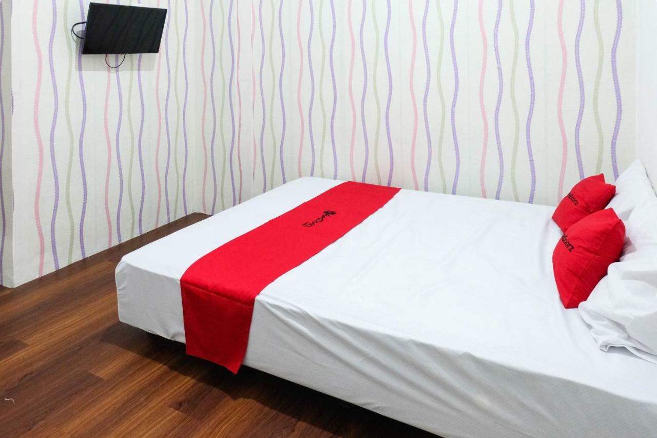 Reddoorz Near Ahmad Yani Airport 3 Hotel Semarang Eksteriør billede