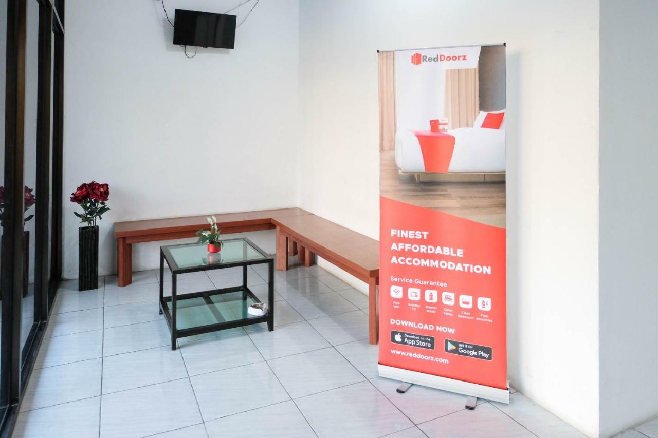 Reddoorz Near Ahmad Yani Airport 3 Hotel Semarang Eksteriør billede