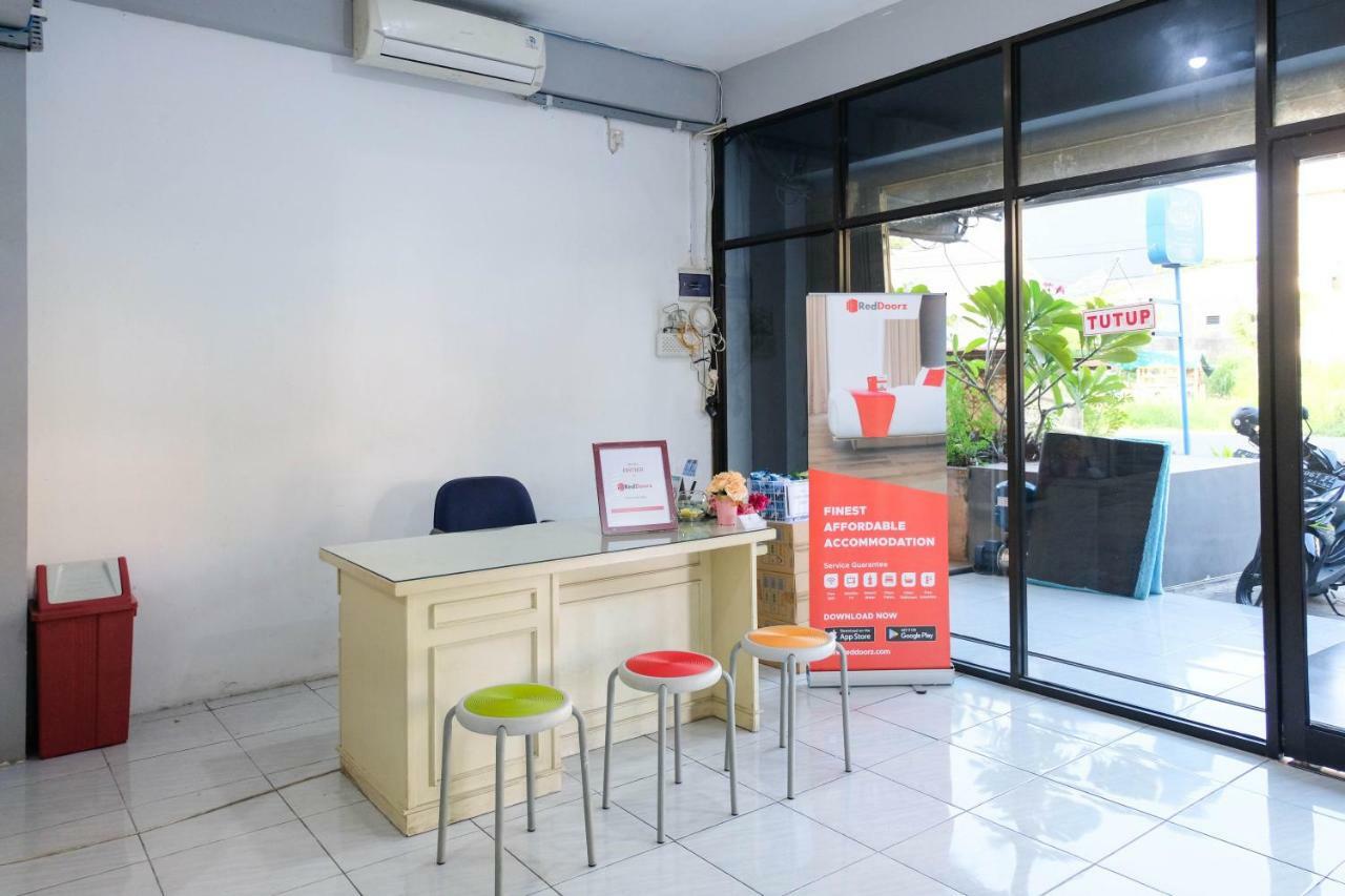 Reddoorz Near Ahmad Yani Airport 3 Hotel Semarang Eksteriør billede