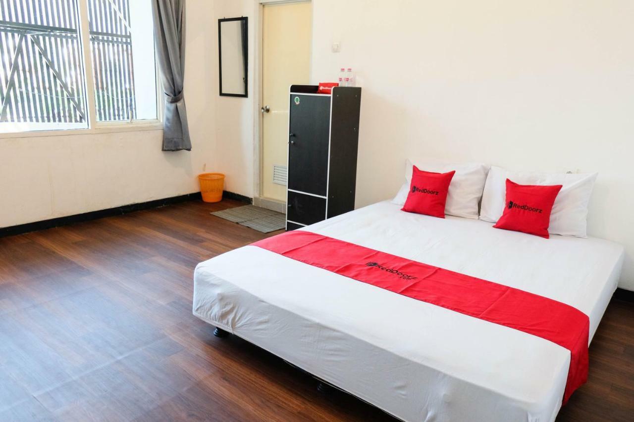 Reddoorz Near Ahmad Yani Airport 3 Hotel Semarang Eksteriør billede